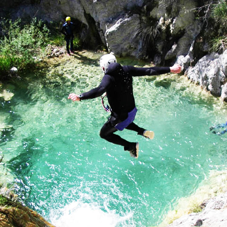 Canyoning Drôme séminaire insolite team building France