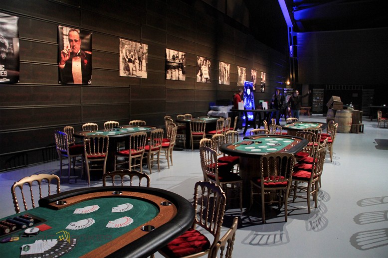 les tables de poker de la mafia des années 20 pour votre soirée d'entrepris