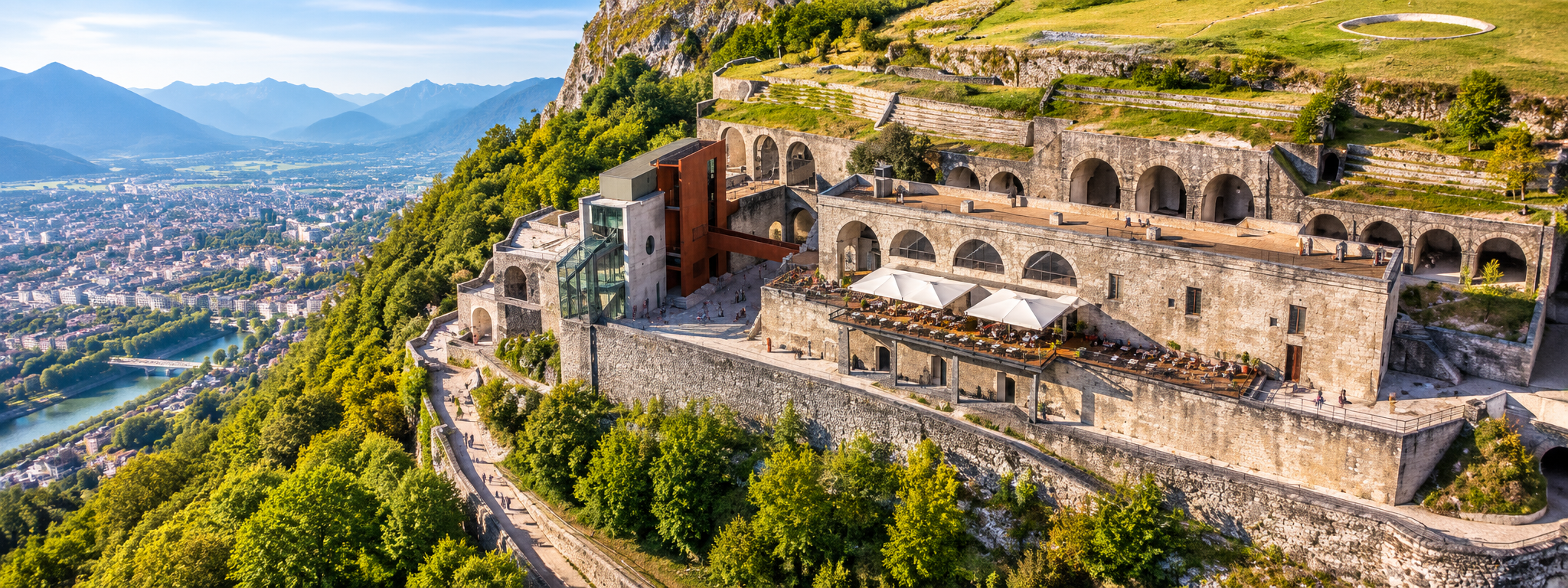 Séminaire à Grenoble : vue panoramique du Fort de la Bastille et des montagnes